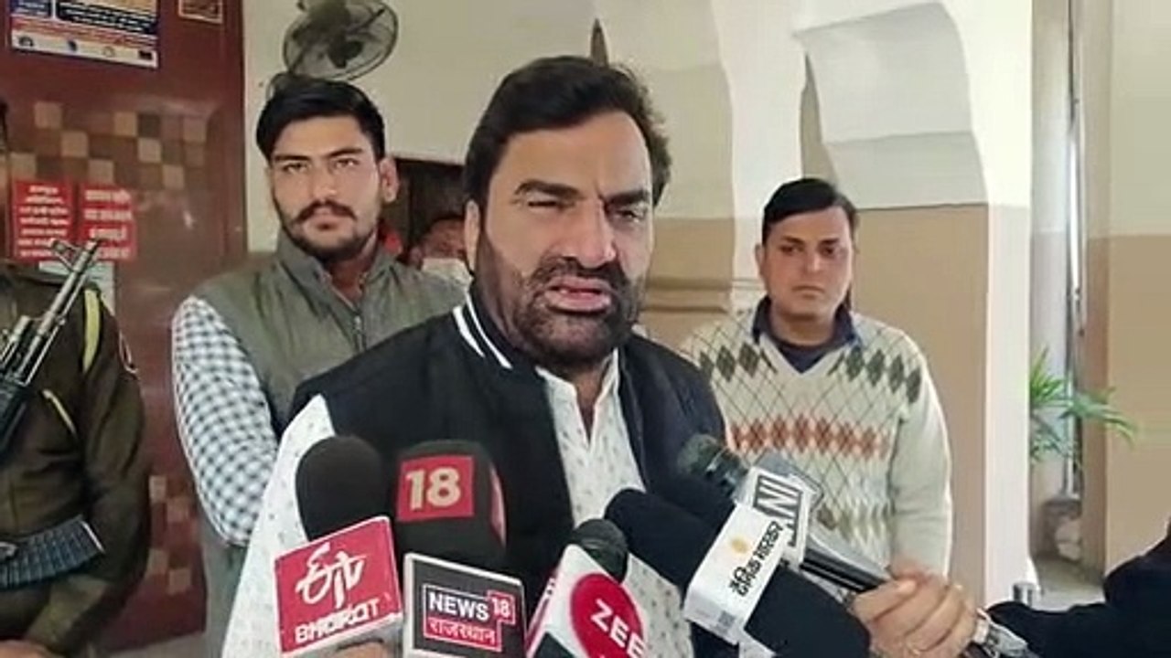 सांसद बेनीवाल के जयपुर बंगले में चोरों ने मचाया उत्पात, तोडफ़ोड़ के बाद चांदी के बर्तन व नकदी ले गए