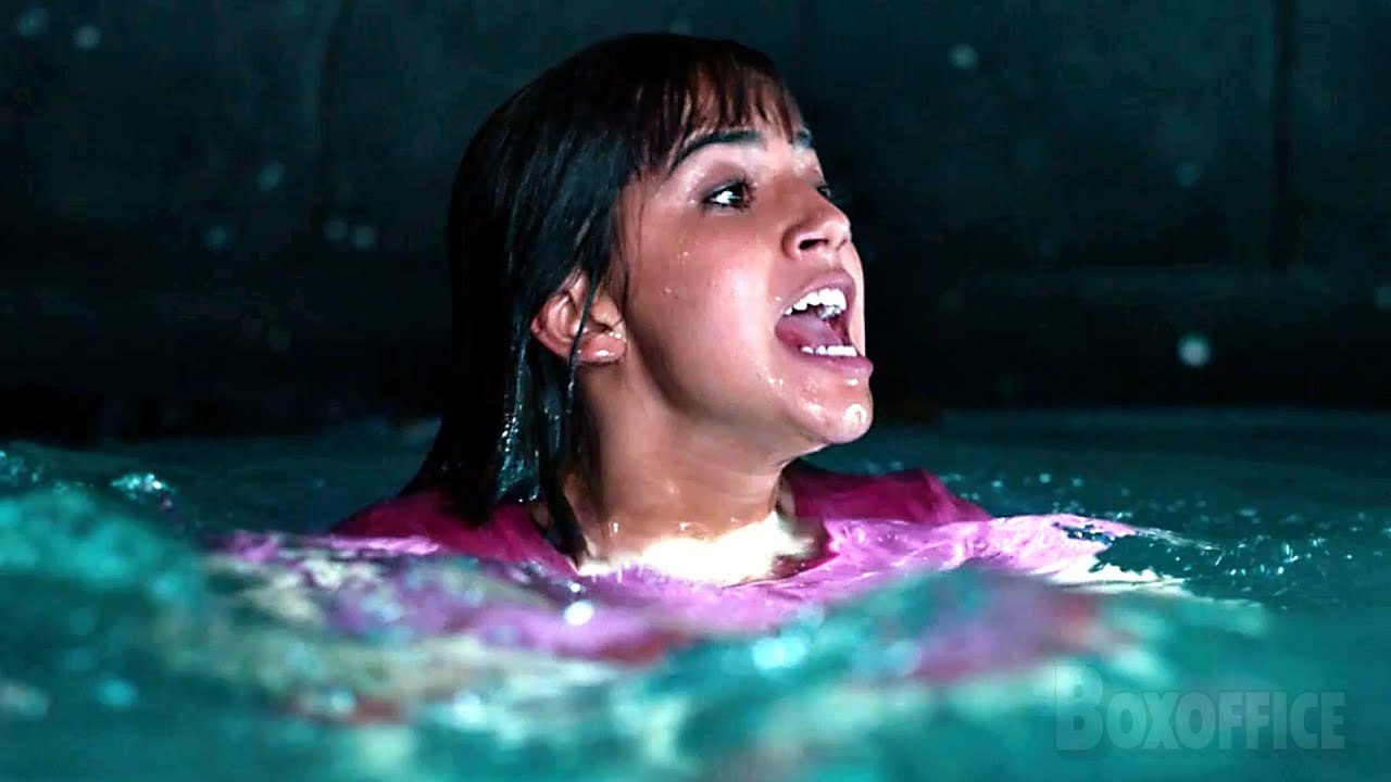 Dora coincée dans une pièce remplie d'eau | Dora et la cité perdue | Extrait VF