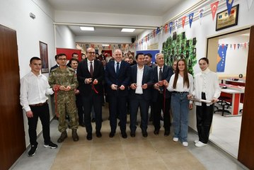 Türk askerinden Kosova'ya eğitim alanında destek