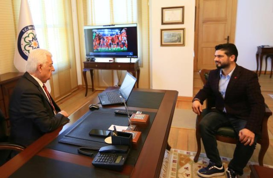 Muğla Büyükşehir Belediye Başkanı Gürün, AA'nın "Yılın Fotoğrafları" oylamasına katıldı