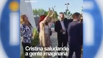 Cristina Kirchner y Nicolas Maduro saludan a gente imaginaria