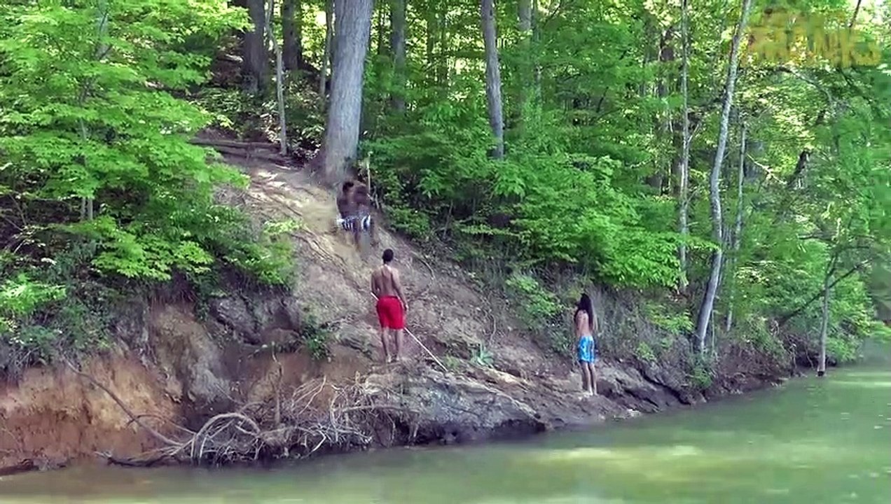 Remote Controlled Alligator Prank_2022