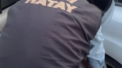 Bir otomobilde 30 ruhsatsız tabanca ve mühimmat ele geçirildi