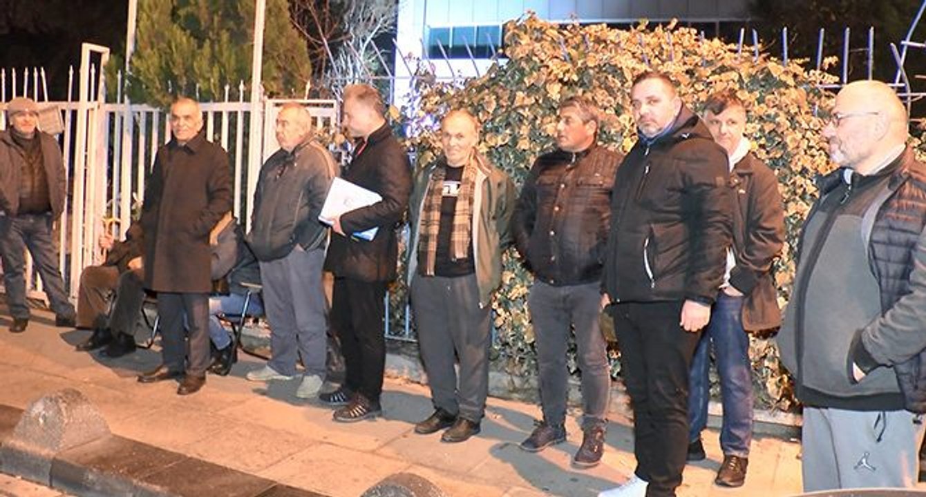 EYT başvurusu yapmak için geceden sıraya girdiler