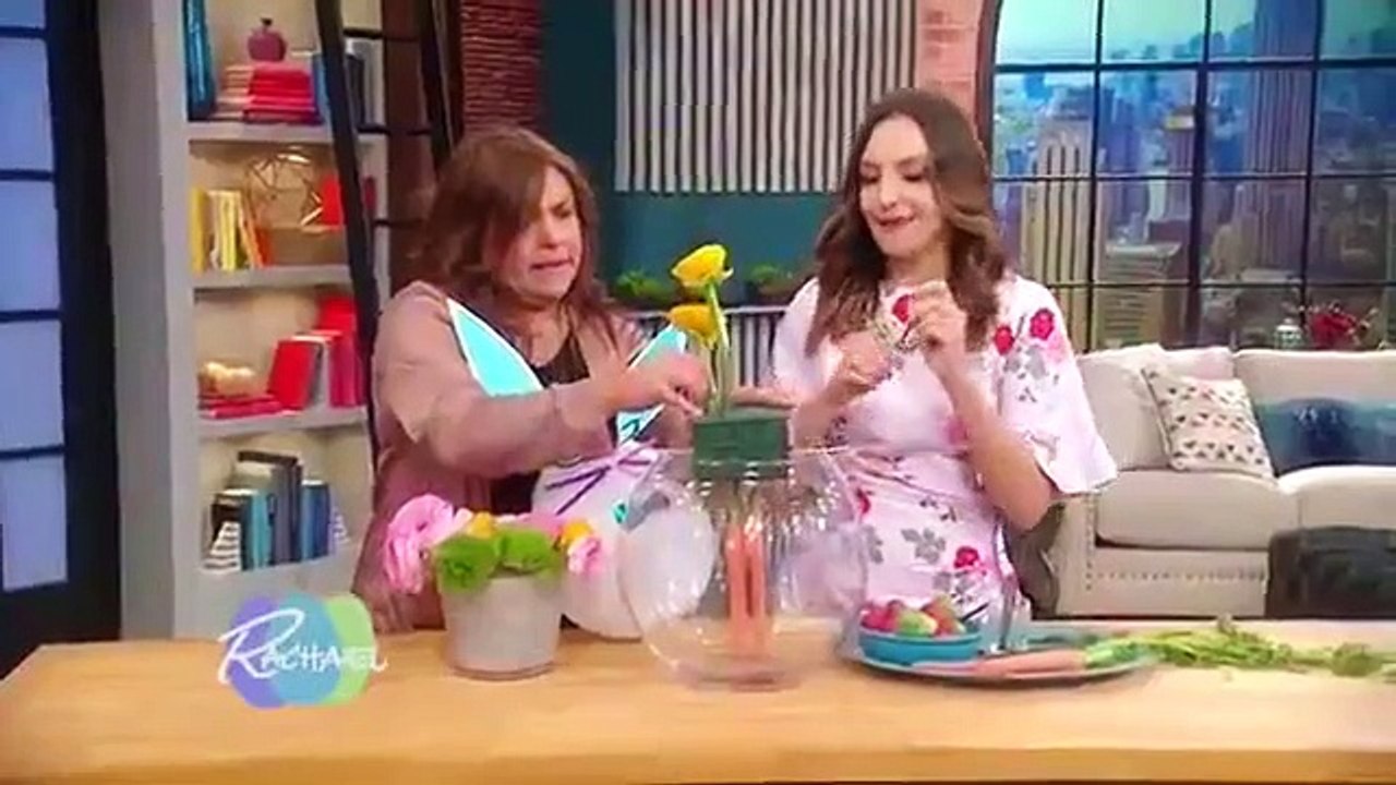 Rachael Ray - Se13 - Ep128 - Rach's Spiral Ham - Eggs For Easter! Plus, 2 Leftover Easter Candy Recipe Ideas HD Watch