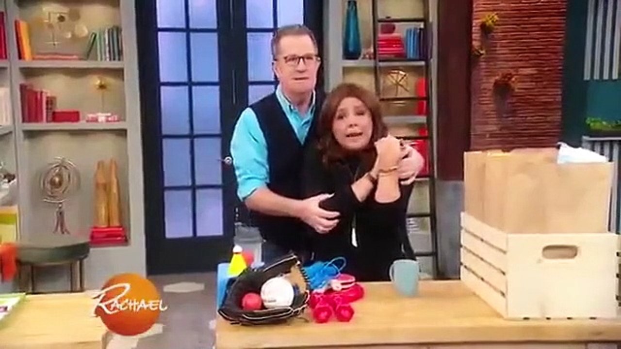 Rachael Ray - Se13 - Ep131 - Rachael's Kung Pao Chicken - Peter Walsh's Spring Cleaning Organization Tips HD Watch
