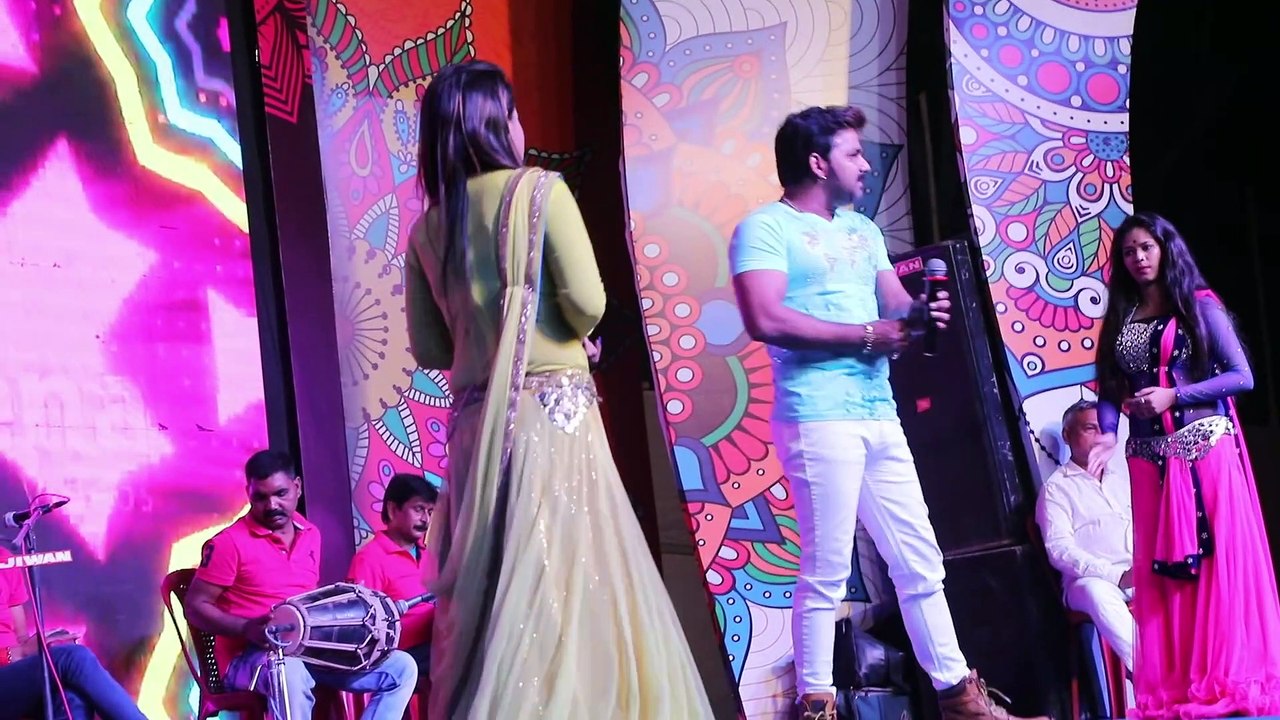 Pawan singh live Show palangiya sone n Diya bhojpuri hits song Pawan singh 2022
