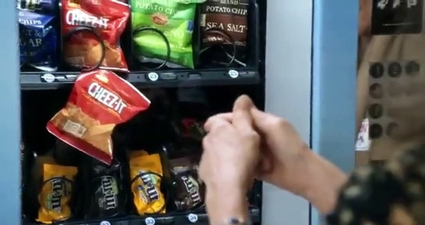 Grace and Frankie - Se2 - Ep02 - The Vitamix HD Watch