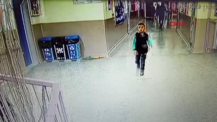 Veliden öğretmene 'eşime mesaj attın' saldırısı