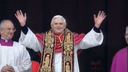 Benedicto XVI, el papa teólogo que no consiguió vencer a los cuervos