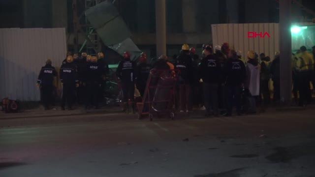 İZMİR'DE OTEL İNŞAATINDA VİNÇ DEVRİLDİ 4 ÖLÜ, 2 YARALI, 2 KAYIP