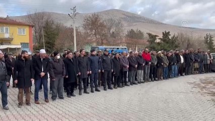 AFYONKARAHİSAR - Kore gazisi Hasan Ceylan'ın cenazesi toprağa verildi