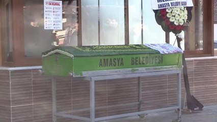 Boğaz ağrısı şikayetiyle götürüldüğü semt polikliniğinde ölen çocuğun cenazesi defnedildi