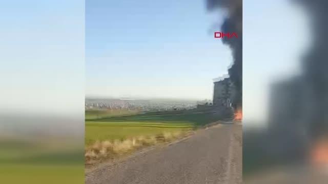 ADIYAMAN'DA YOLCU MİNİBÜSÜ ALEV ALEV YANDI