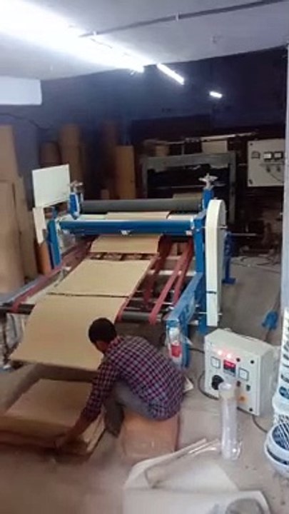 Cartoon cutting machine