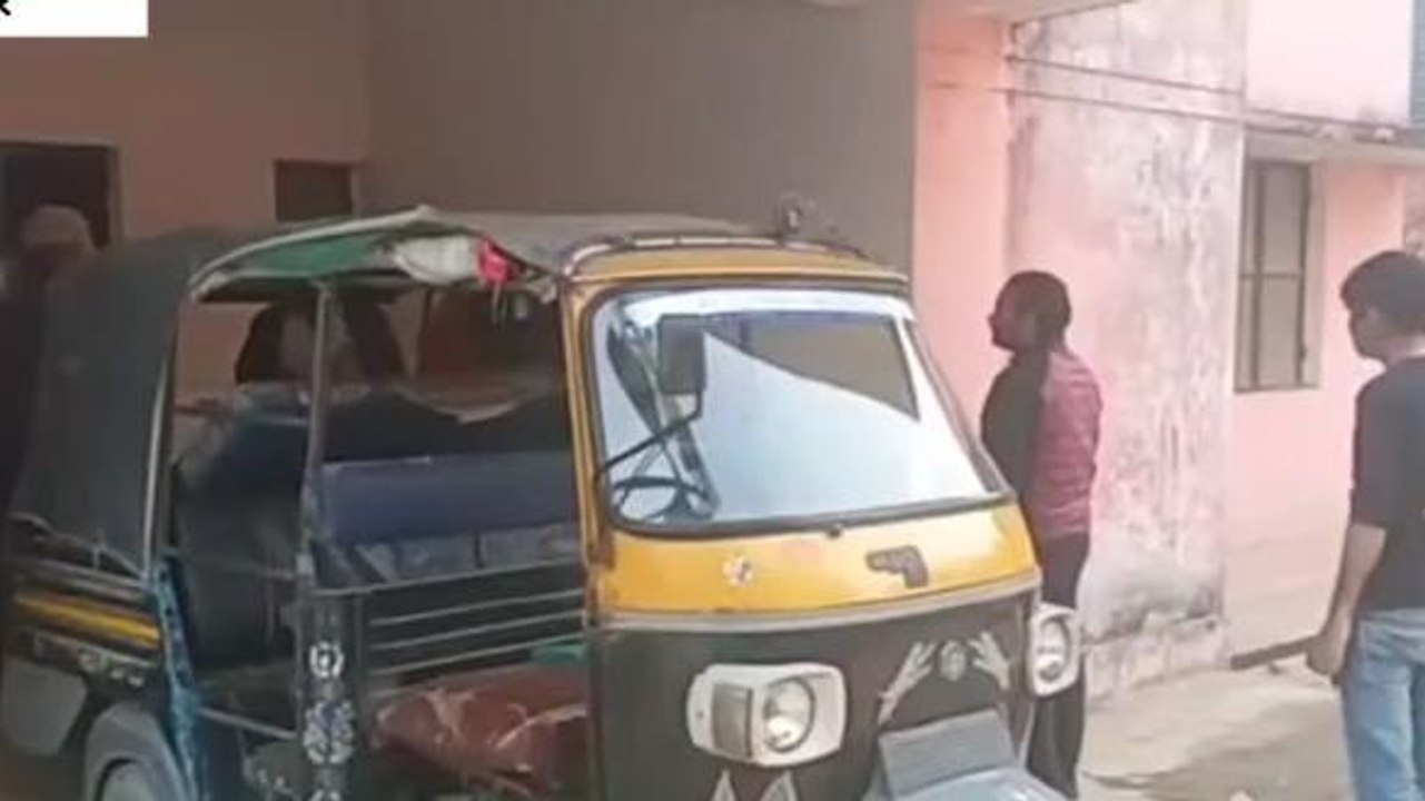 कुशीनगर: रेलवे ट्रैक पर मिला अज्ञात व्यक्ति का शव, जांच में जुटी पुलिस