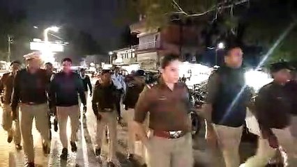 साल के अंतिम दिन शहर की सडक़ों पर दल-बल के साथ निकलीं एसपी