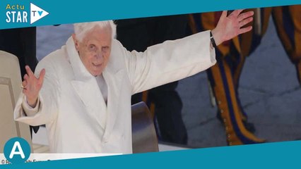 Mort de Benoît XVI : ce jour où il a rencontré un célèbre humoriste français