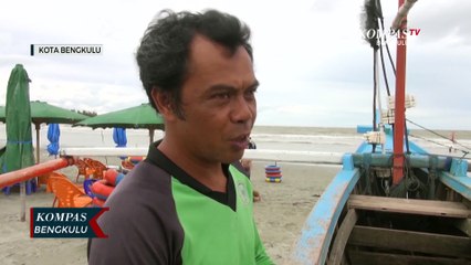 Cuaca Ekstrem Paksa Nelayan Tak Melaut