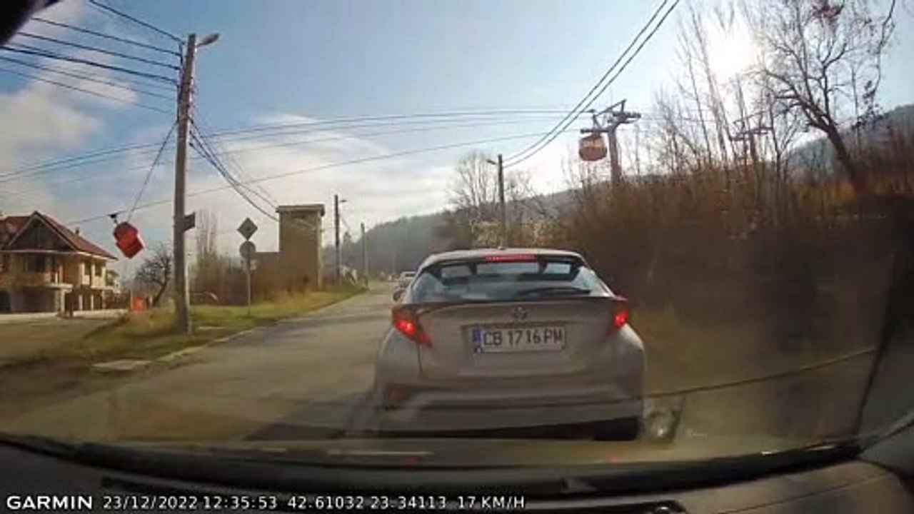 Empty Ski Gondola Gets Caught on Powerlines in Bulgaria