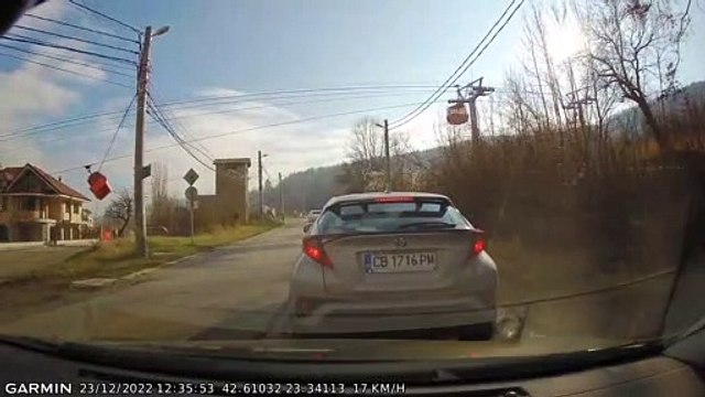 Empty Ski Gondola Gets Caught on Powerlines in Bulgaria