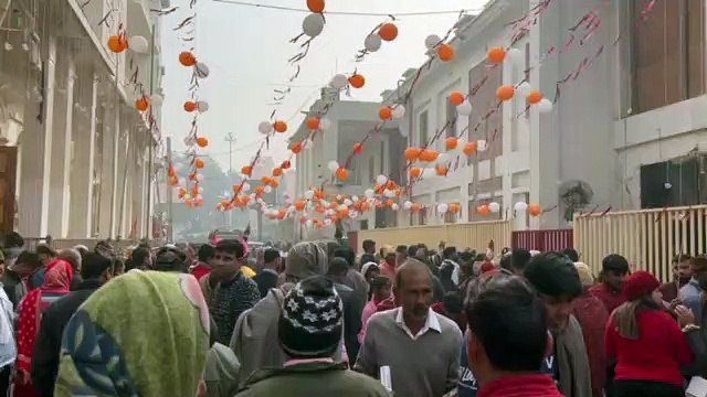 दौसा. रोशनी से जगमग हुआ मेहंदीपुर बालाजी मंदिर