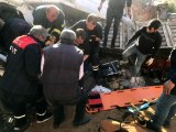 Cizre'de kömür yüklü tır şarampole devrildi: 1 ölü, 1 yaralı