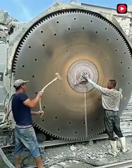 Cet outil est dingue : Masse à manche souple