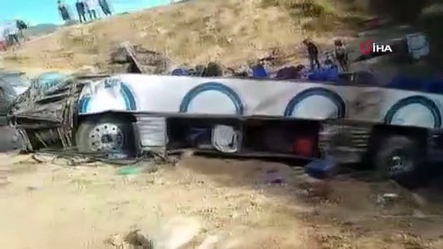 Meksika’da otobüs uçuruma yuvarlandı: 15 ölü, 24 yaralı