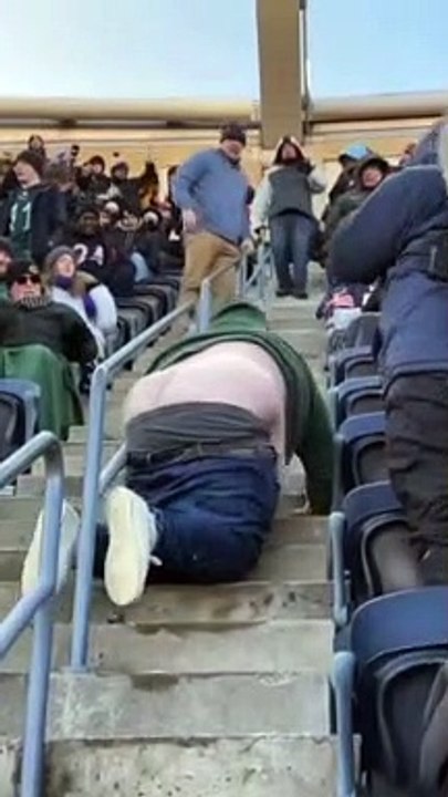 kunfu panda on stadium hahah