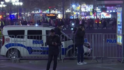 Kızılay Meydanı'nda yılbaşı hareketliliği