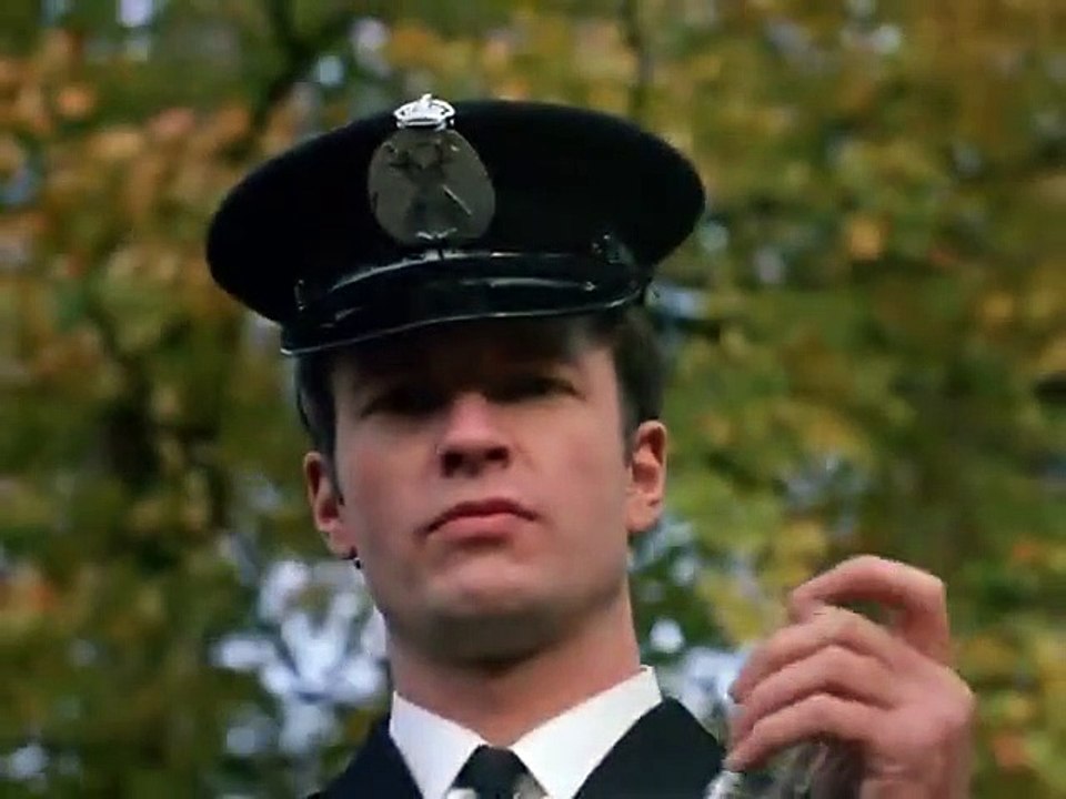 Man in a Suitcase - Se1 - Ep26 HD Watch