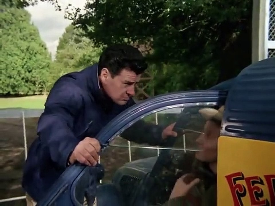 Man in a Suitcase - Se1 - Ep30 HD Watch