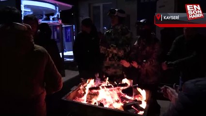 Erciyes'te meşaleli gece kayağı