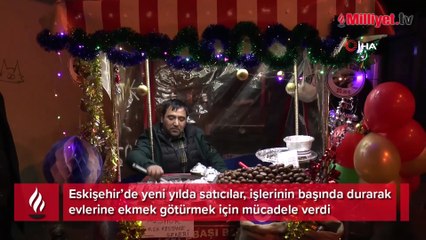 Herkes eğlence, onlar ekmek derdinde