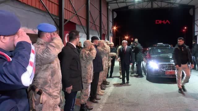 DİYARBAKIR VALİSİ SU, JANDARMA VE POLİSİ ZİYARET EDİP, ÇORBA İKRAM ETTİ