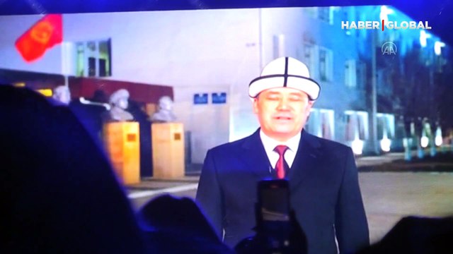 Kırgızistan'da yeni yıl havai fişeklerle kutlandı