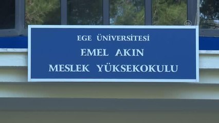 Down sendromlu Selin, üniversitede moda tasarımcısı olarak yetişiyor