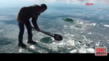 Çıldır Gölü'nde Eskimo usulü balık avı