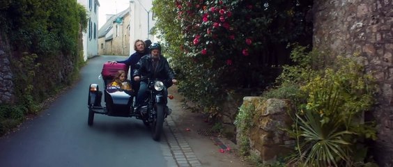 Monsieur Constant CLIP "Frappe le sol avec ton cœur" de Alan Simon et Cali