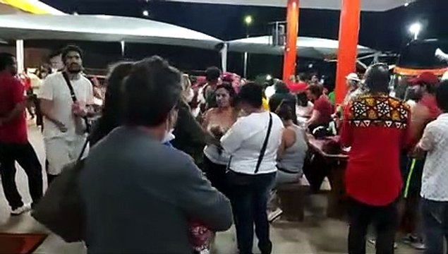 Apoiadores de Lula celebram ano novo durante viagem para acompanhar posse