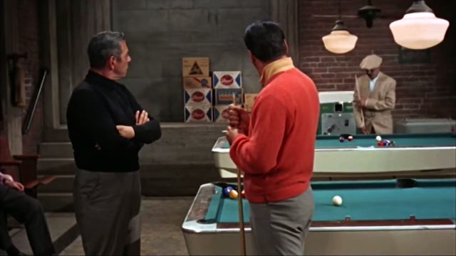 Les tontons farceurs Bande-annonce (EN)