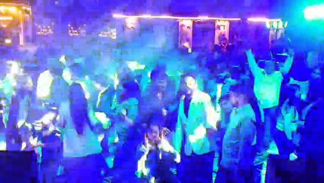 Video... नववर्ष 2023 के स्वागत में झूमते शहरवासी देखें