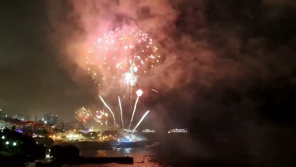 A chuva não apareceu e o fogo-de-artifício encantou milhares no Funchal