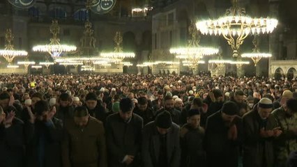 Diyanet İşleri Başkanı Erbaş, Ayasofya'da gençlerle sabah namazında buluştu (2)