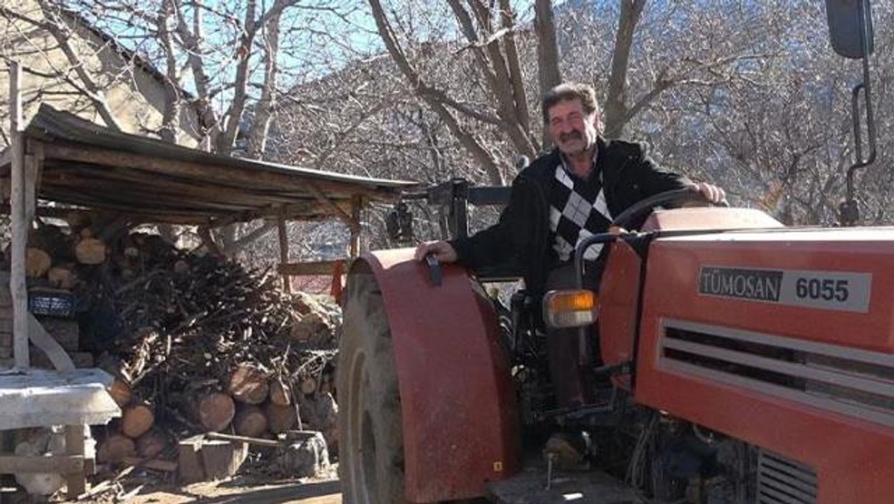 Gümüşhane'de köyünden hiç çıkarmadığı traktörüne ceza kesildiğini gören emekli öğretmen, verilen karar karşısında büyük üzüntü yaşadı