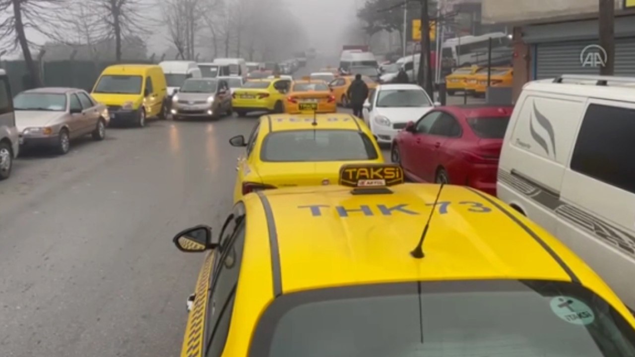 Taksiciler fiyat güncellemesi için sıraya girdi