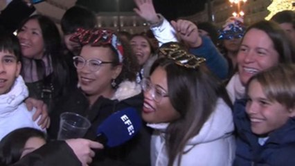 Miles de personas reciben el Año Nuevo en la Puerta del Sol
