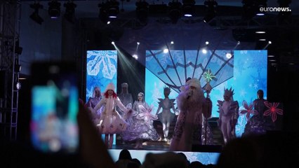 فيديو: بسبب الصواريخ الروسية.. أطفال خاركيف يحتفلون داخل الأنفاق