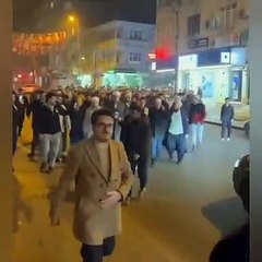 İsmailağacılar yılbaşını protesto etmek için yürüdü! "Takkeli sakallı cübbeli genç ordumuzla..."
